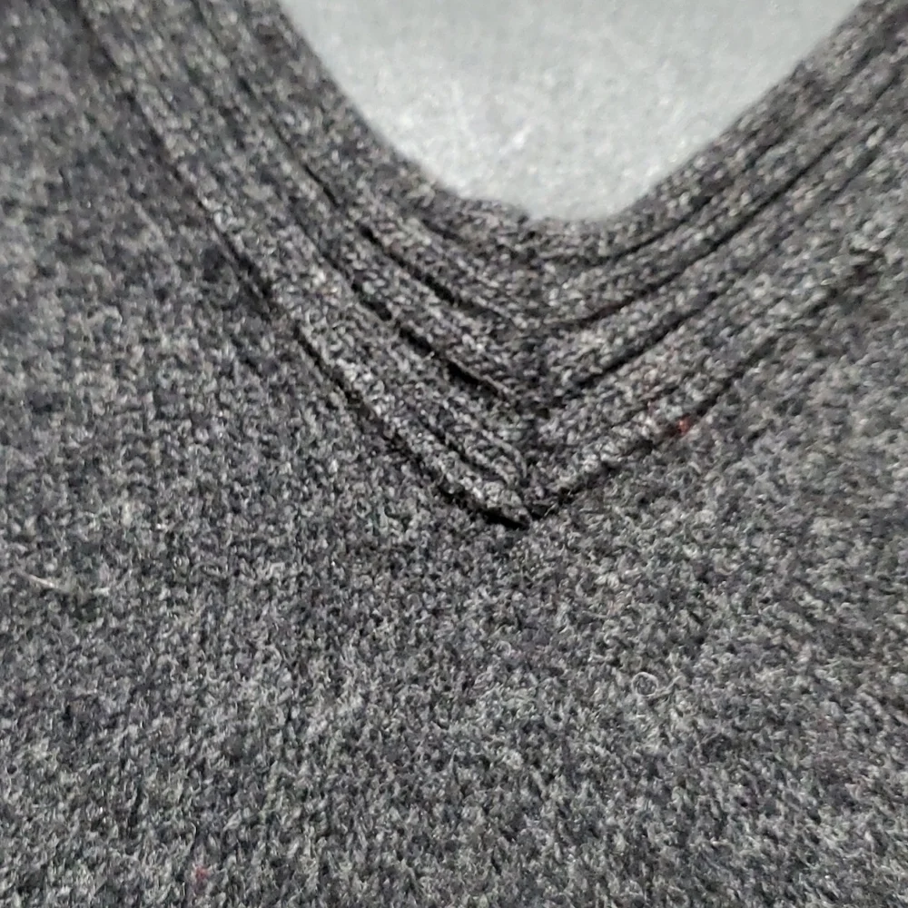 UNITED COLORS OF BENNETTON LAMBSWOOL GRAY SWEATER SIZE SMALL